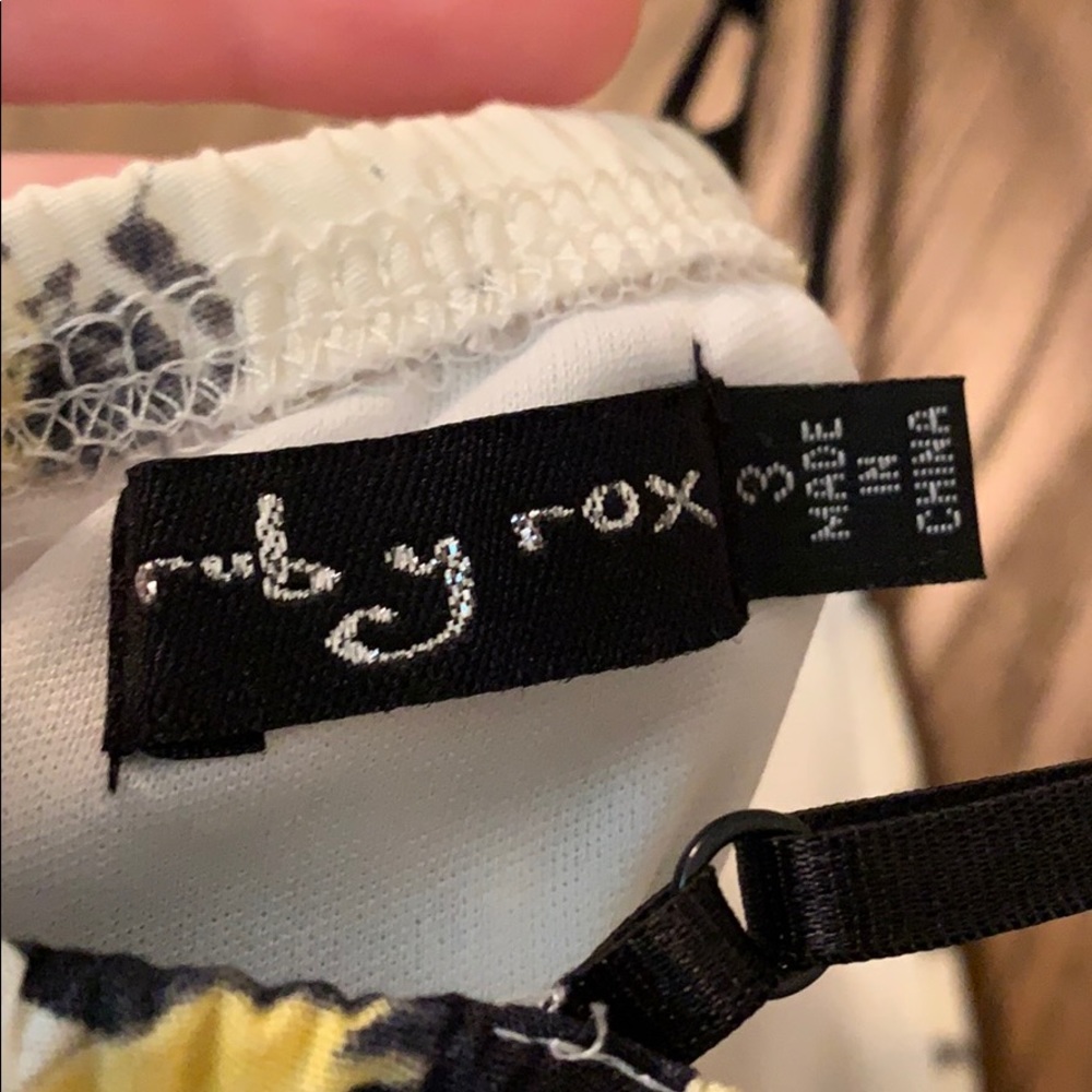 Ruby Rox Flower Dress - Picture 4 of 5